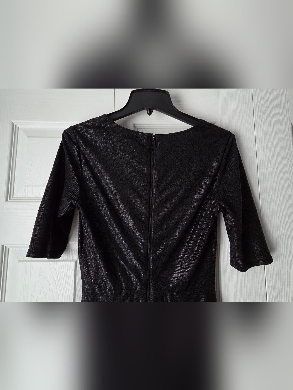 Alice + Olivia Black Textured V-Neck Dress Size 6 - Picture 9 of 13